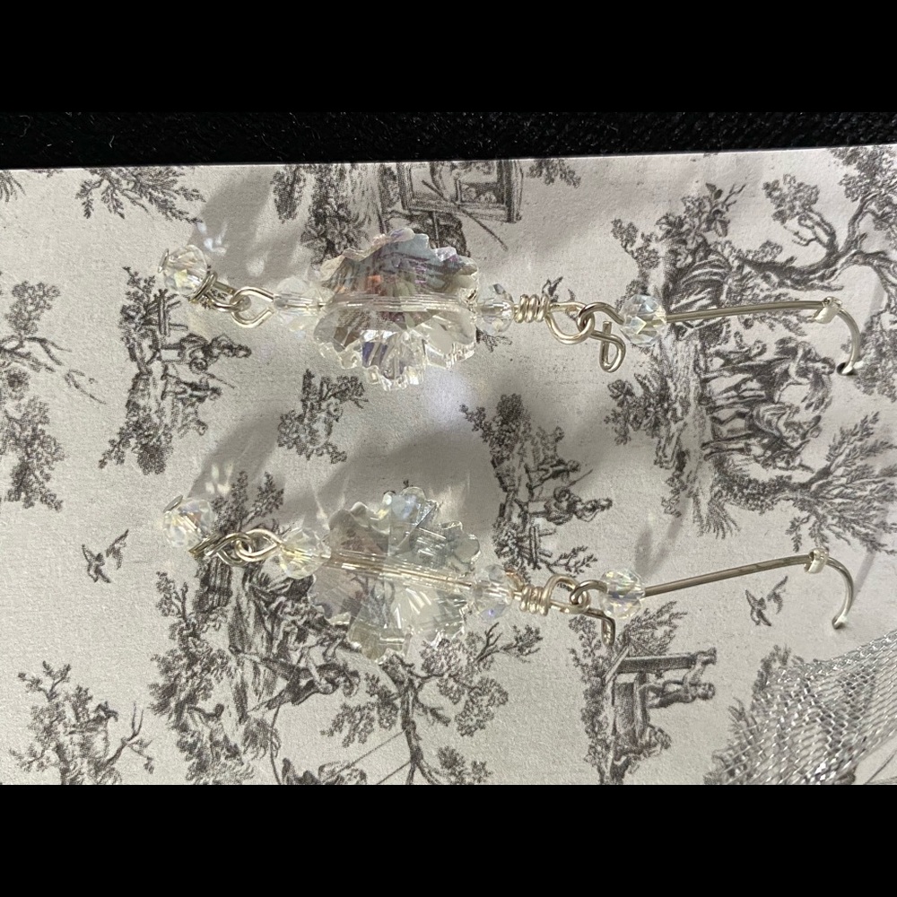 ꨄ 𝑅𝑜𝑚𝑎𝑛𝑡𝑖𝑐 𝐸𝑎𝑟𝑟𝑖𝑛𝑔𝑠 ꨄ - Picture 6 of 6